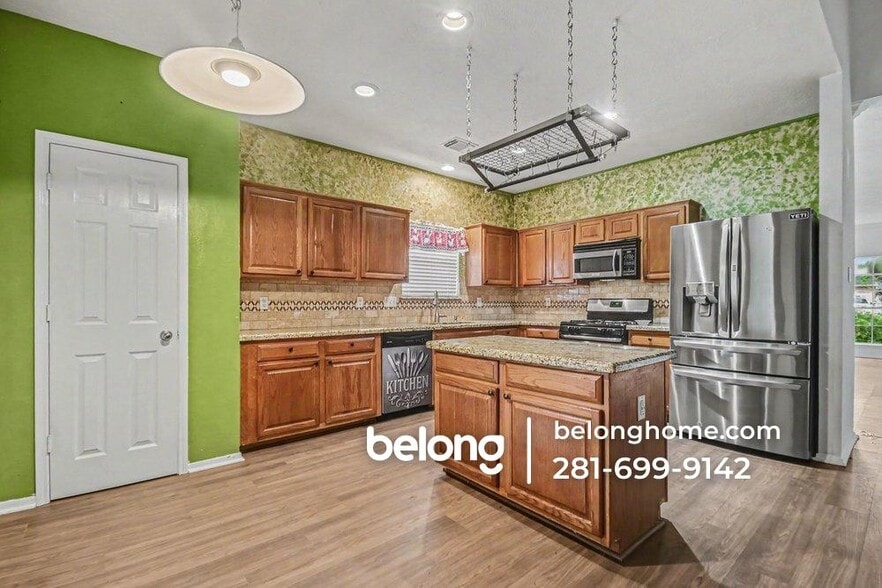 Building Photo - 431 N Hampton Ct