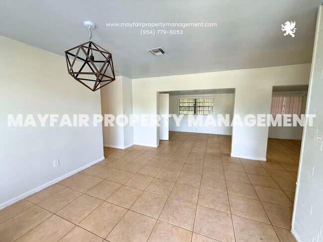 Building Photo - 20520 NW 24th Ct