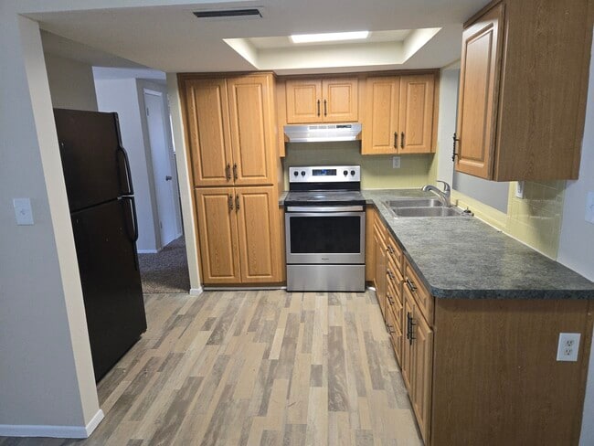 Building Photo - 9240 St Regis Ln