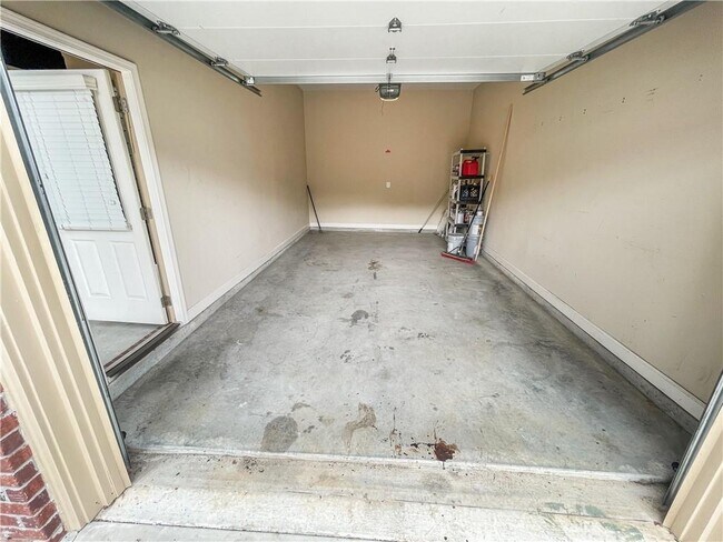 Building Photo - 4450 Wooded Oaks NW