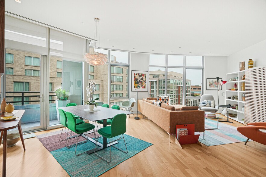 LR/DR - 1177 22nd St NW