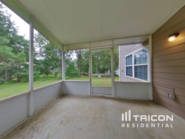 Building Photo - 3445 Terrier Tr