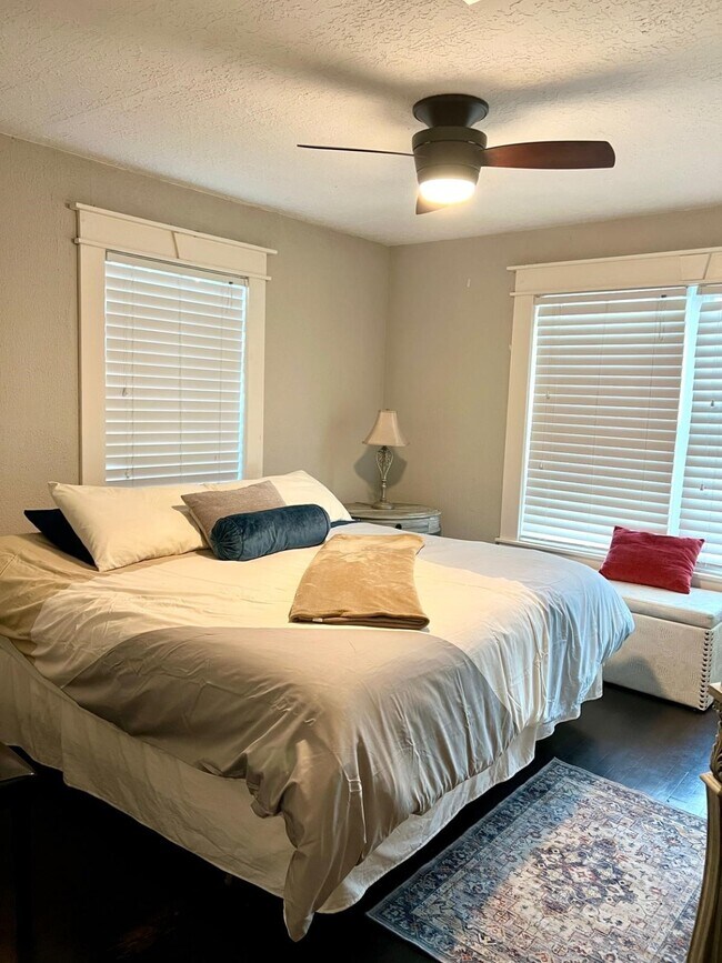 Building Photo - 4314 Gano St