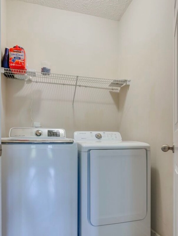 Building Photo - 1044 Rambling Brook Rd