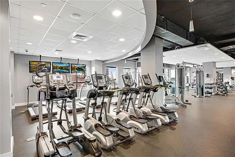 Building Photo - 943 Peachtree St NE