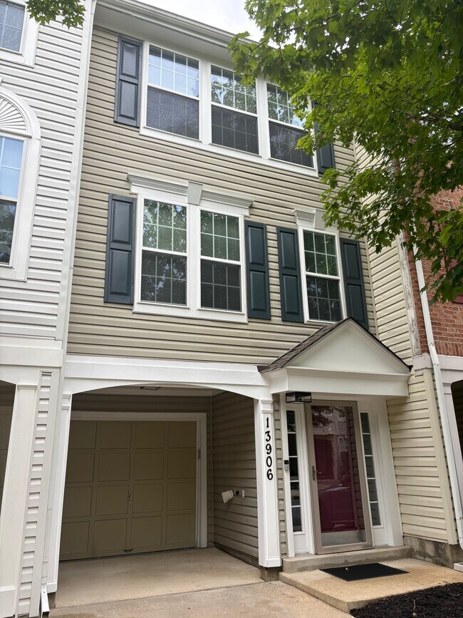 Building Photo - 13906 Ascott Dr
