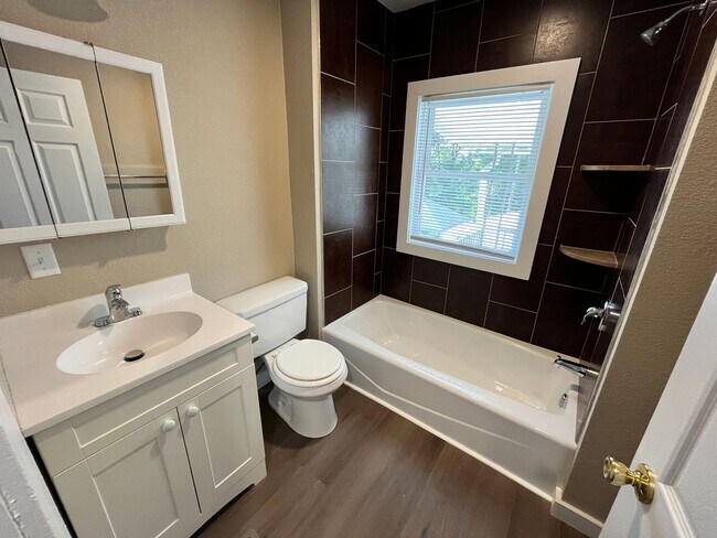 Building Photo - 3320 Broadway- Beautiful Four Bedroom Home!