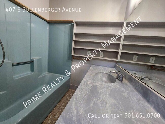 Building Photo - 407 Sullenberger Ave