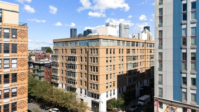 Building Photo - 10 Regent St