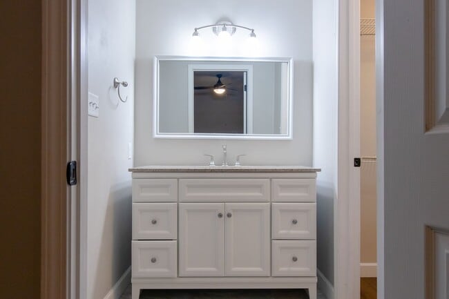 Building Photo - 3/2 located in Ft. Walton Beach