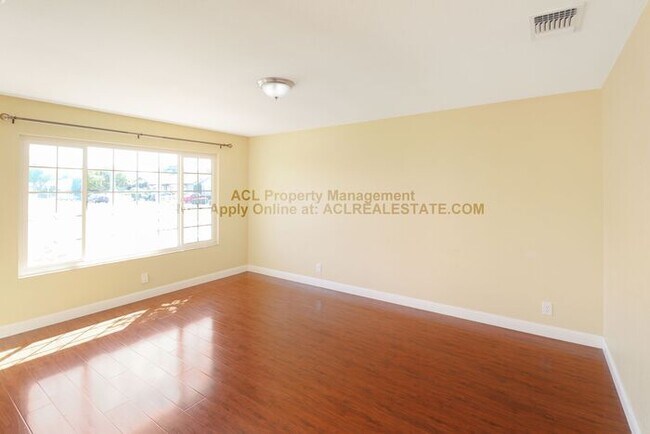 Building Photo - Beautifully updated, One Story Fremont Hom...