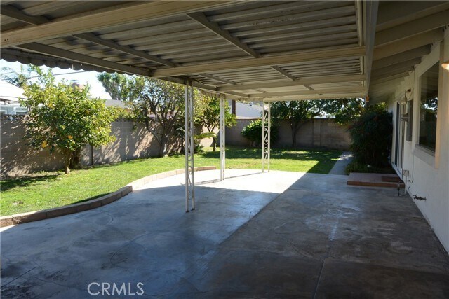 Building Photo - 11392 Wallingsford Rd