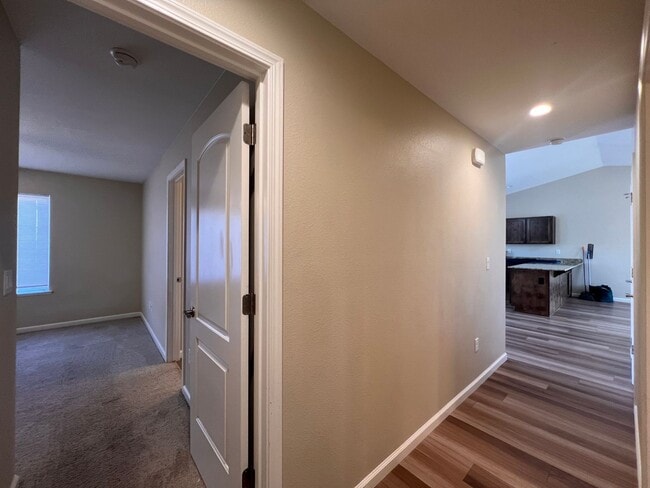 Building Photo - 4 Bedroom 2 Bathroom Fallon Home