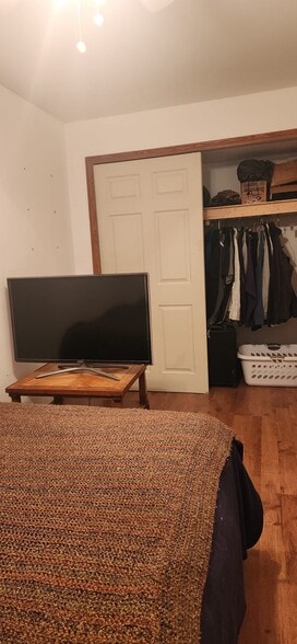 Downstairs Bedroom Closet2 - 2116 Thaler Ave