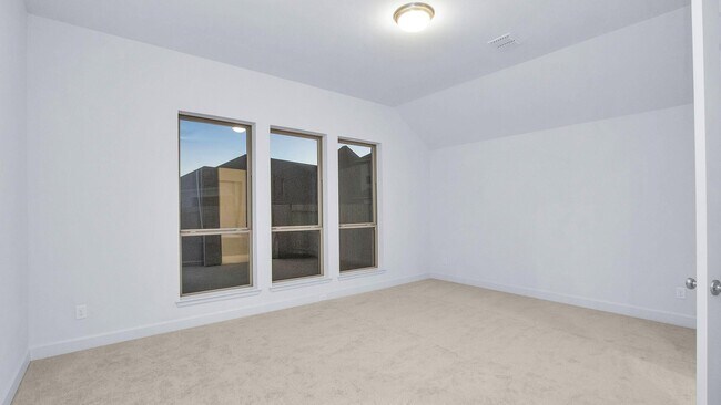 Building Photo - 42843 Manzano St