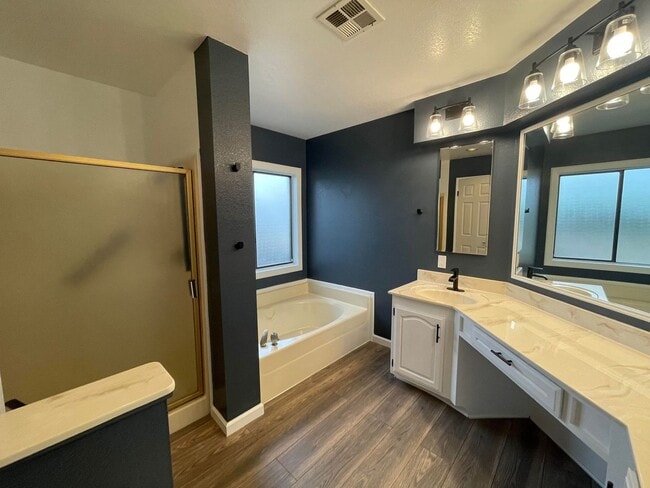 Building Photo - Beautifully remodeled Two Bedroom Two Bath...