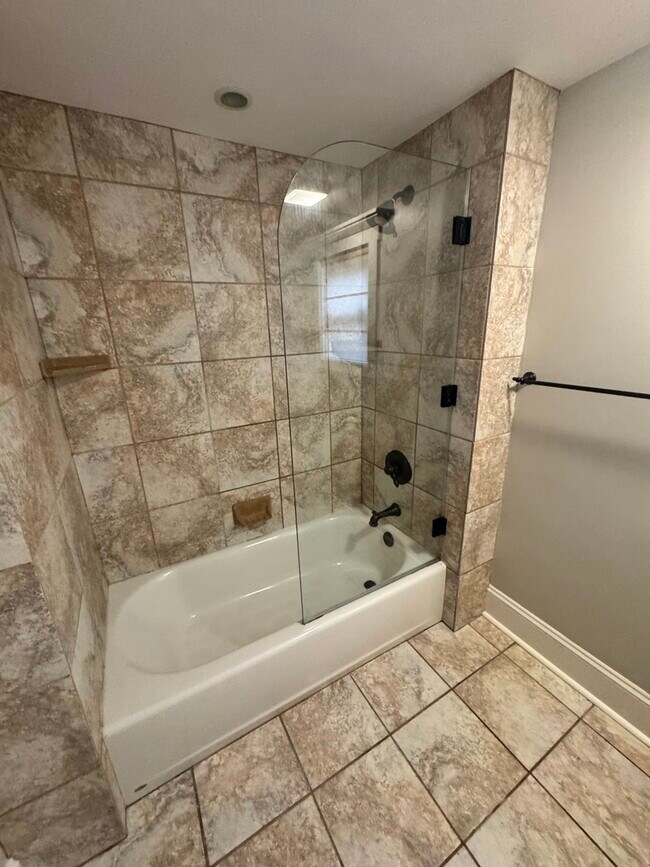 Building Photo - 541 Cypress Dr