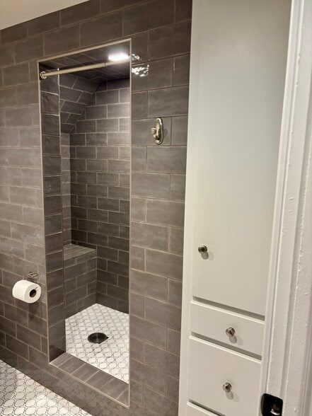 Building Photo - 200 1st Ave