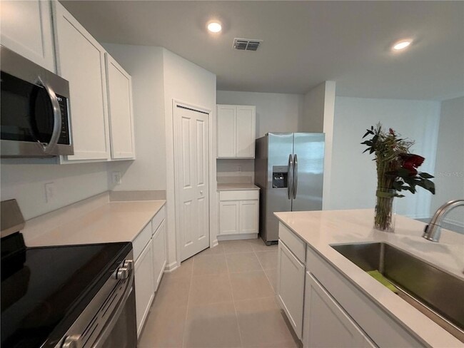 Building Photo - 2466 Hallow Gdn Rd