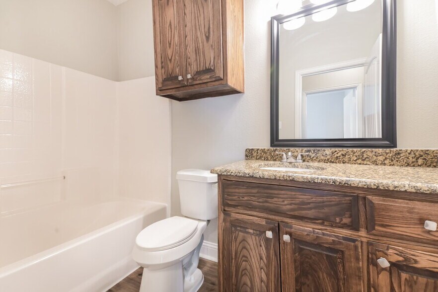 Building Photo - 2720 Claydon Dr