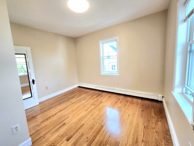 Building Photo - 5 Gleason St