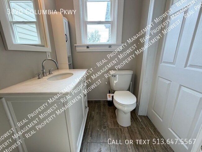 Building Photo - 3620 Columbia Pkwy