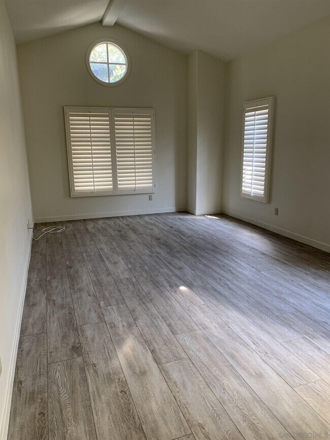 Building Photo - 1437 Caminito Halago