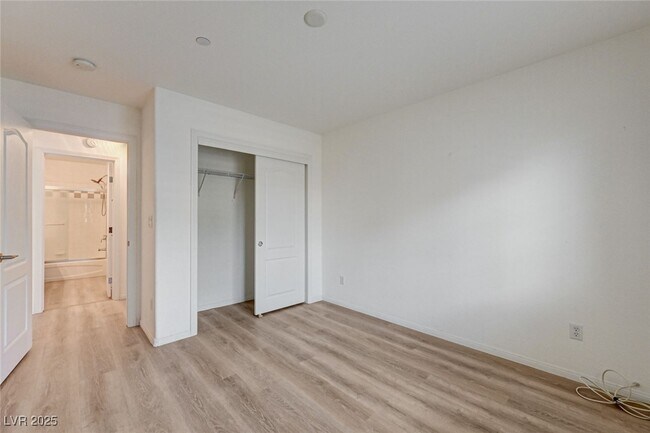 Building Photo - 8031 Pavarotti Ave