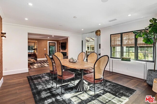 Building Photo - 4416 Arcola Ave