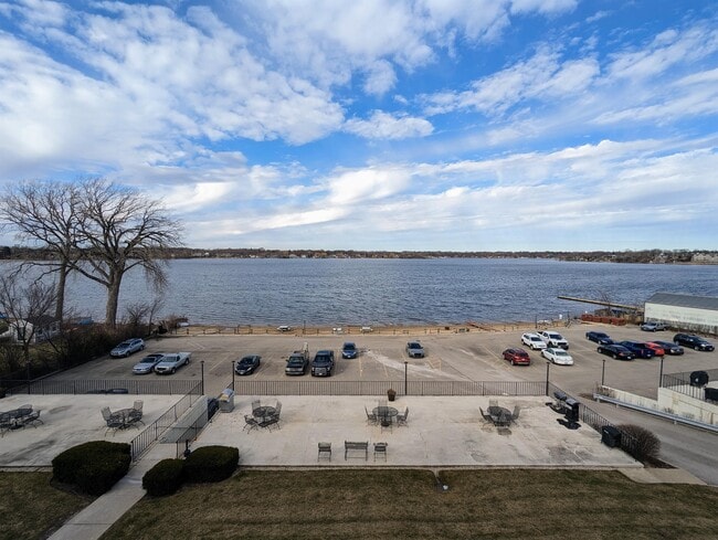 Building Photo - 159 E Mill St