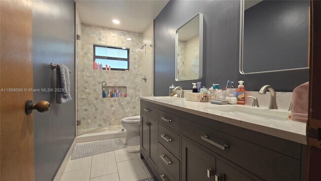 Building Photo - 15305 SW 74th Ct