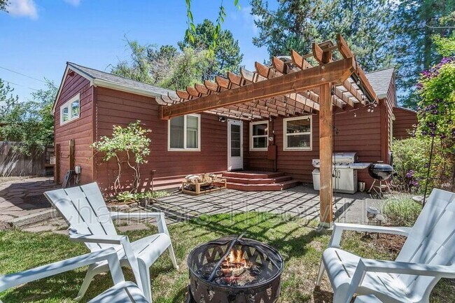 Building Photo - 1252 NW Milwaukee Ave