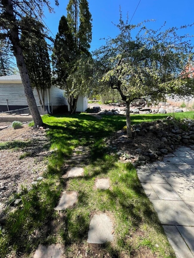 Building Photo - Available Sept 3! - Beautiful 4 Bed 3 Bath