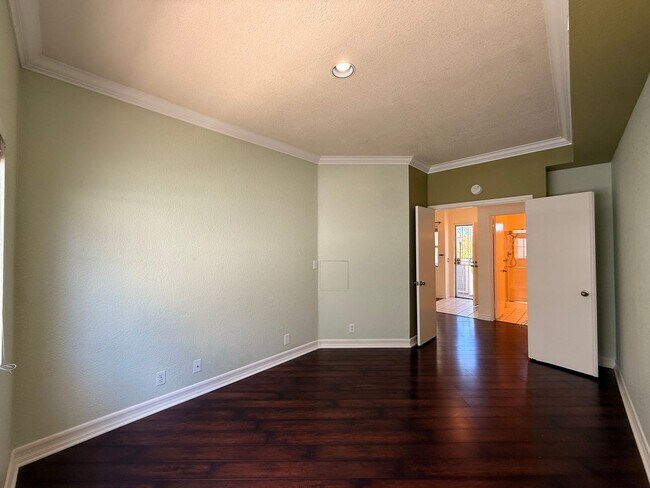 Building Photo - Bright 3BD/3BA Home in Scripps Ranch with Two Balconies, Private En-Suite Baths & Community Pool