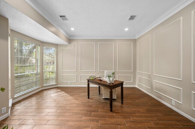 Building Photo - 1122 Wellshire Dr