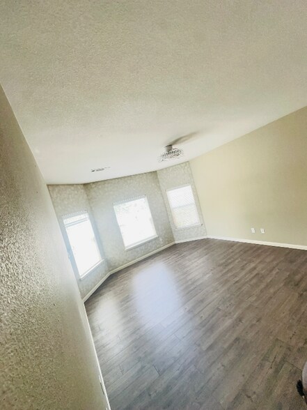 Building Photo - 1417 Cottonwood Trail