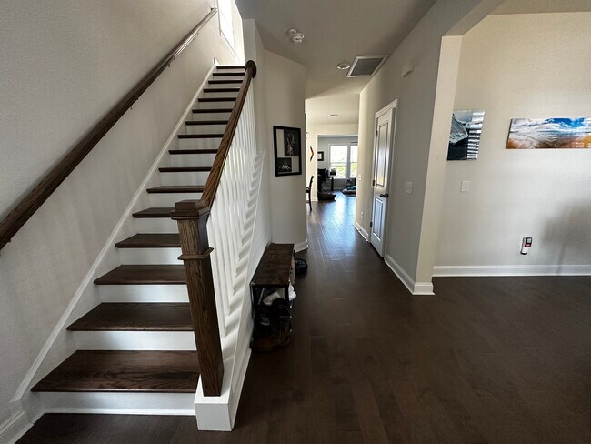 Building Photo - 489 Spring Hollow Dr