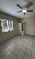 Building Photo - 5527 Bolivar St