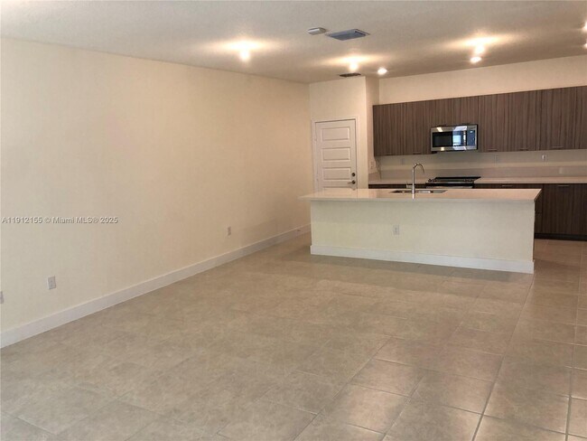 Building Photo - 4757 NW 83rd Pkwy