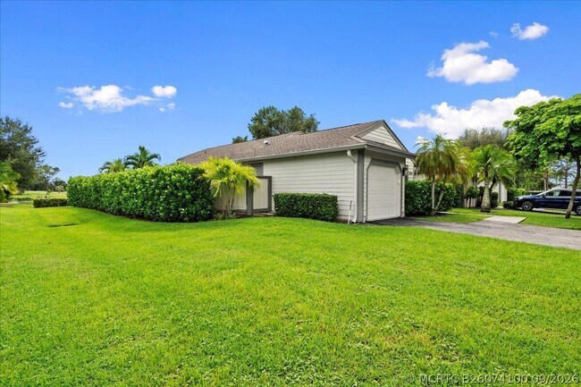 Building Photo - 2542 Bedford Mews Dr