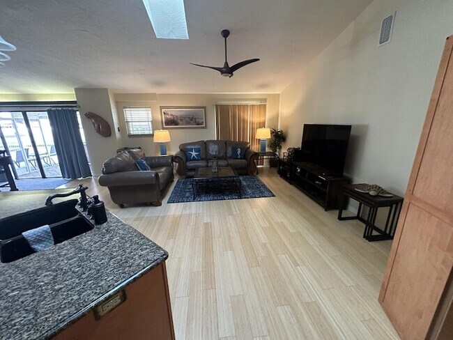 Building Photo - 1500 Bella Casa Ct