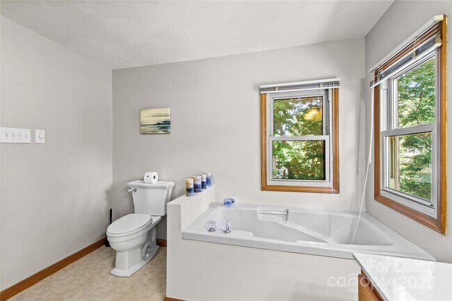 Building Photo - 173 Waddell Rd