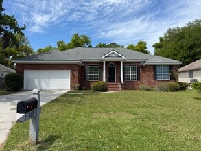 Building Photo - Charming Wilmington Island Rental – Minutes from the Beach and Downtown!