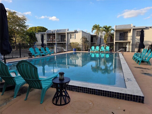 Building Photo - 3181 SW 13th St