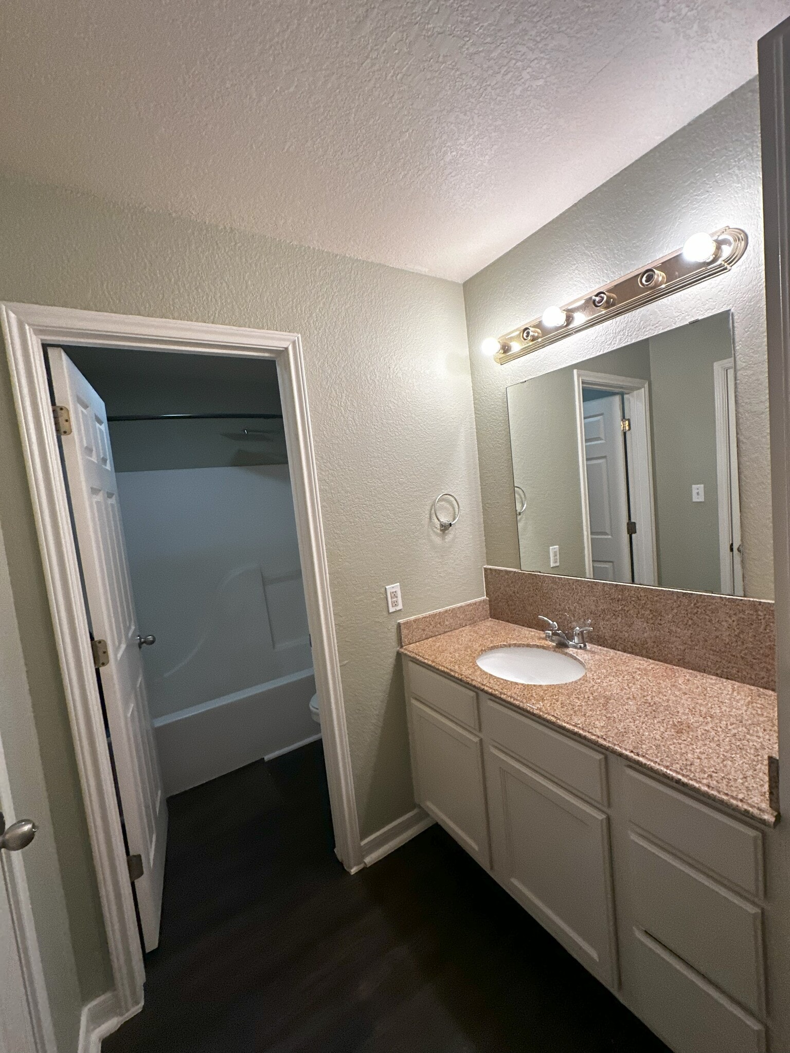 Master Bathroom - 13611 Woodstone Way