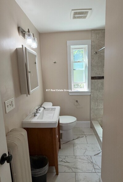 Building Photo - 22 Mansfield St