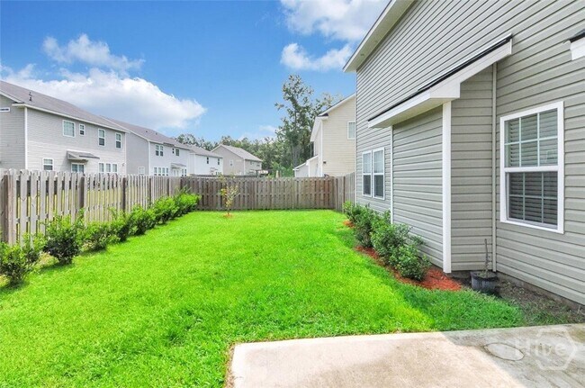Building Photo - 126 Endicott Dr