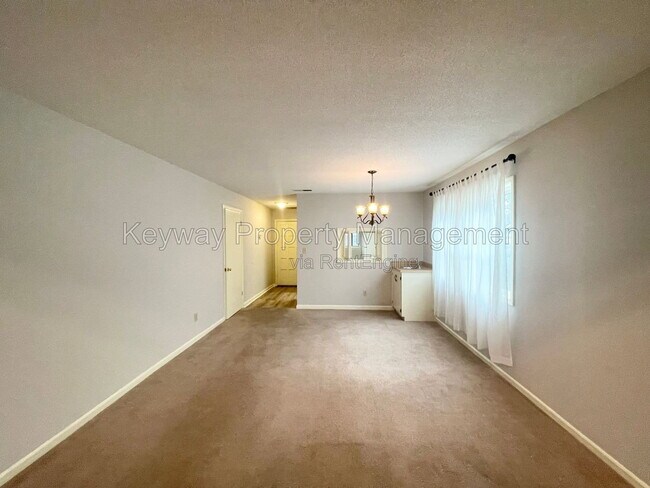 Building Photo - 839 Wimbledon Dr