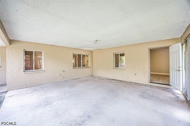 Building Photo - 5824 Algiers St