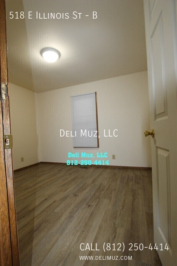 Building Photo - 518 E Illinois St